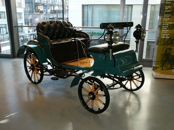 Първият автомобил Opel