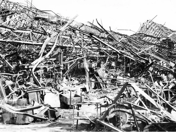 Фабрика на Renault след британските бомбардировки през 1943 г
