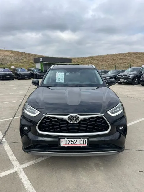 Toyota Highlander  Image 1